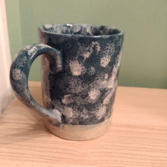 New Handcrafted Glazed Pottery Mug - Picture 15 of 15
